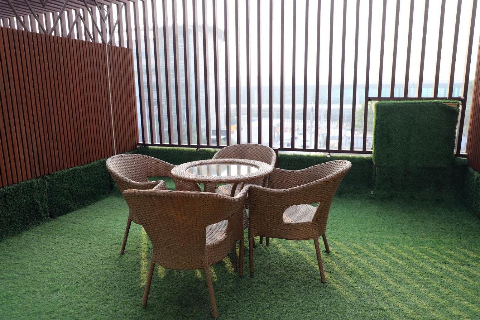 Airport Hotel New Delhi Exterior photo